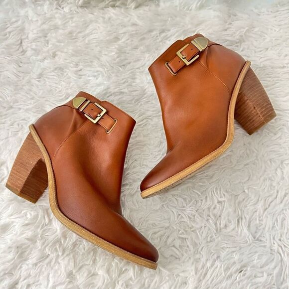 Hinge Cognac Leather Ankle Booties Buckle accent, almond toe Size 9 M block heel - Picture 2 of 11